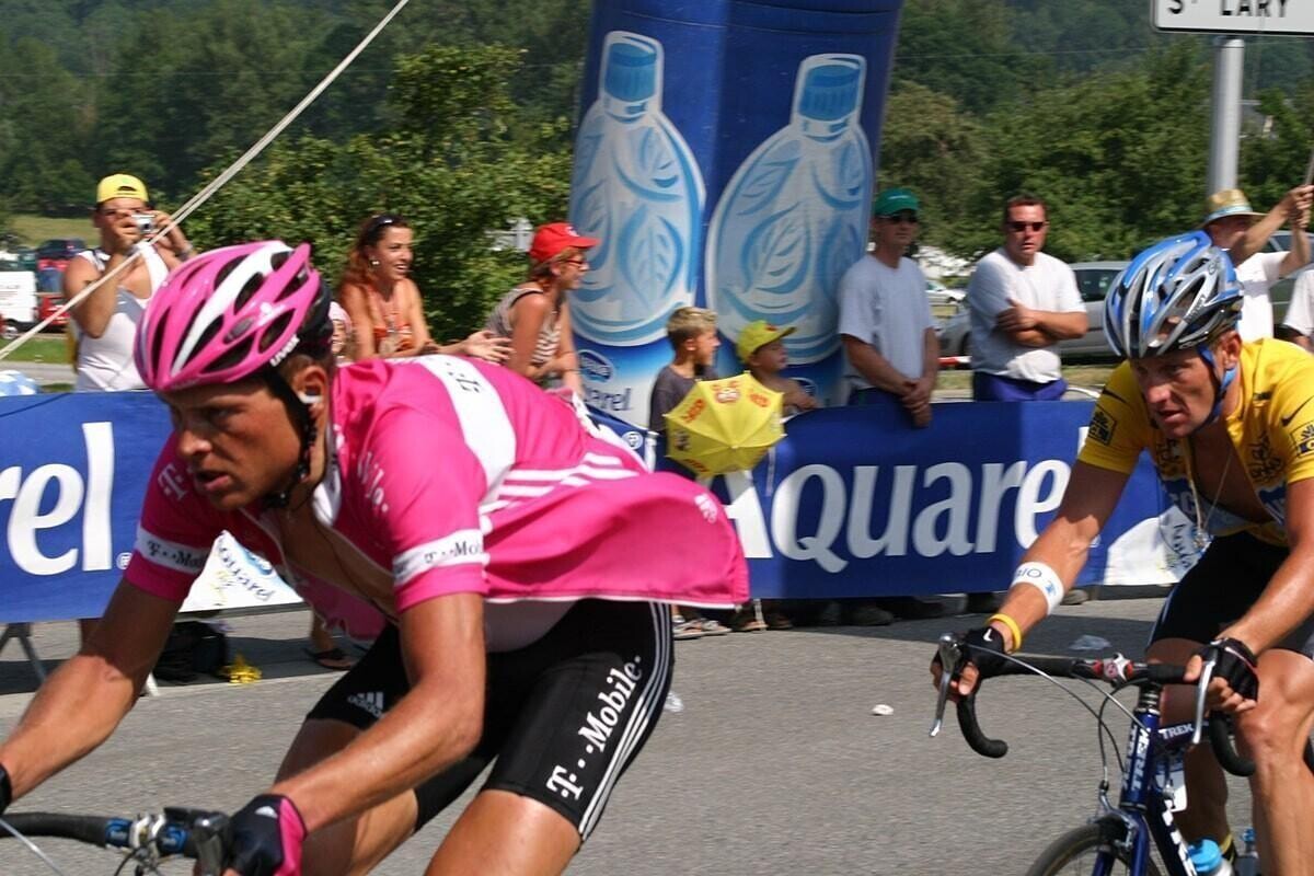 Lance Armstrong and Jan Ullrich in 2005 Tour de France passing through St. Lary-Soulan