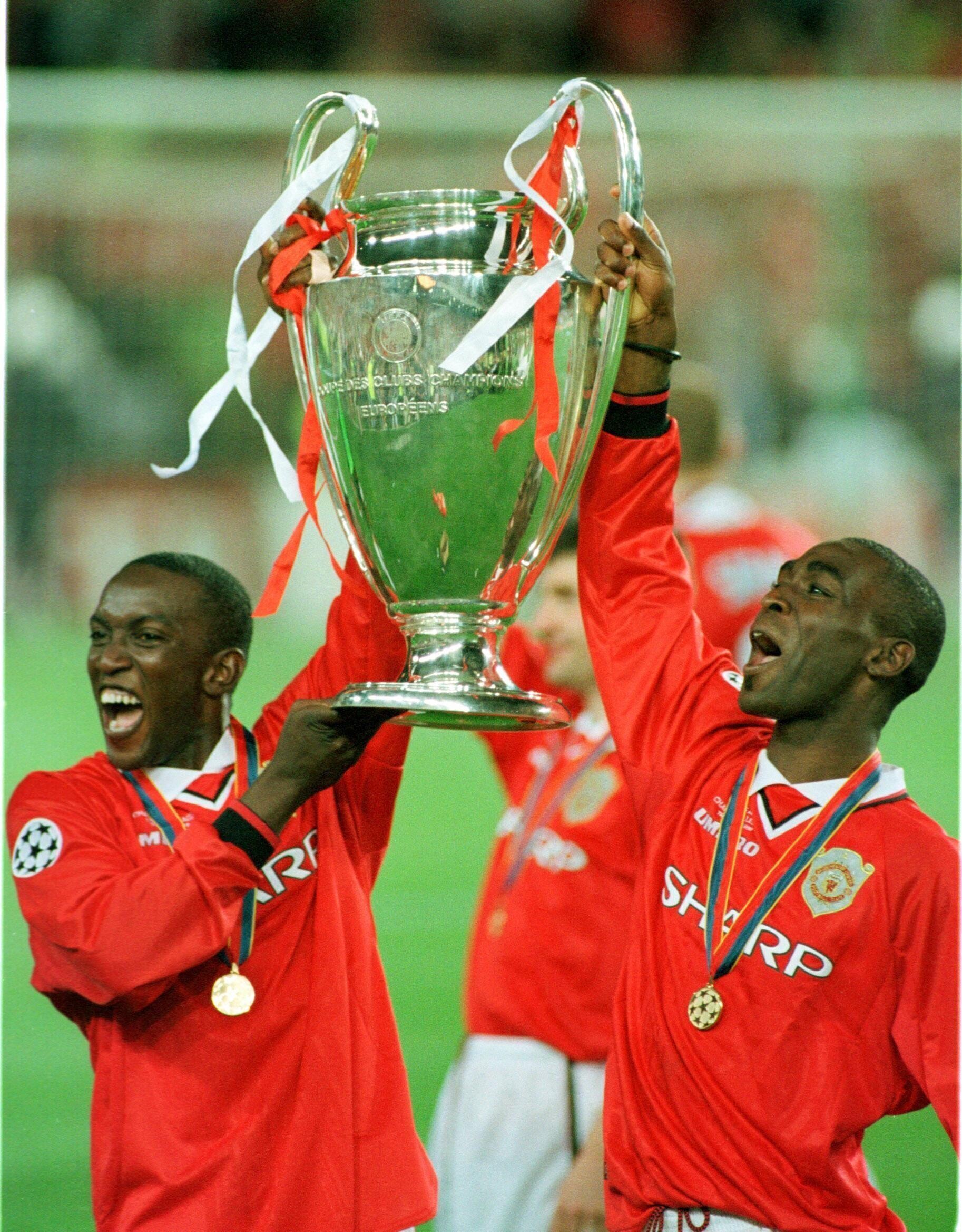 Stadium Camp Nou, Barcelona, Spain 26.5.1999 UEFA Champions League Final : Manchester United vs FC Bayern Munich 2:1 --- Dwight YORKE (left), Andy COLE raise the trophy