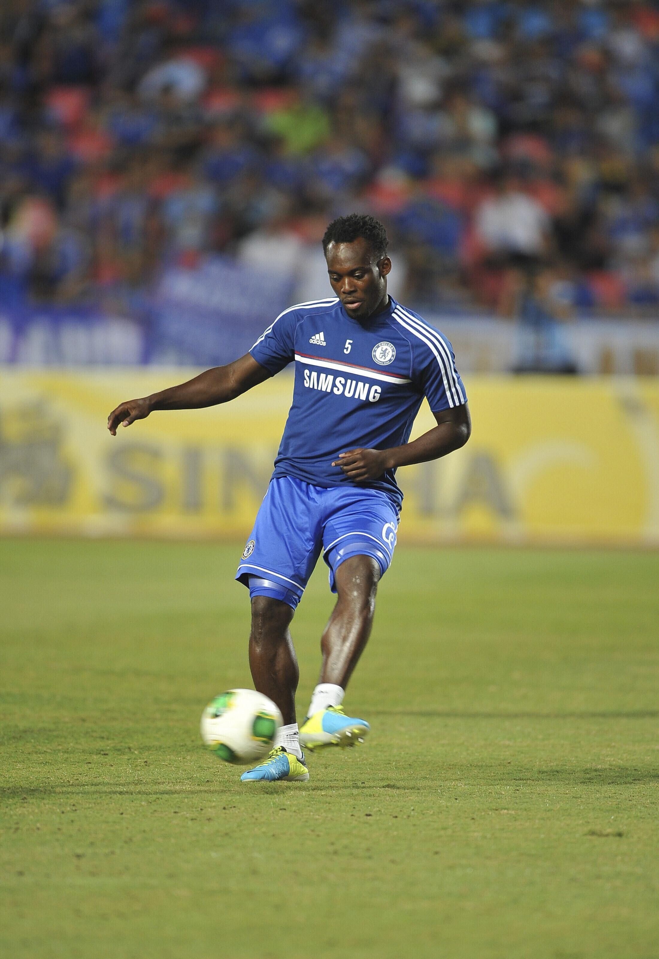 Essien playing for Chelsea
