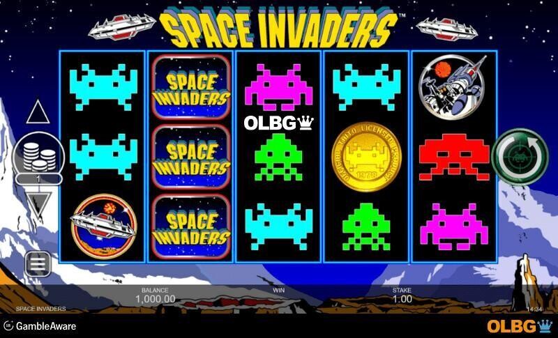 Space Invaders slot base game screenshot
