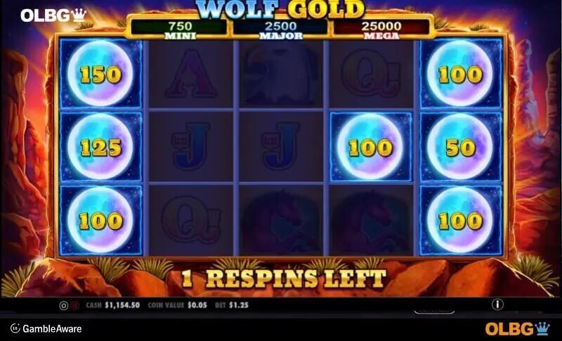 screen showing wolf gold respins feature
