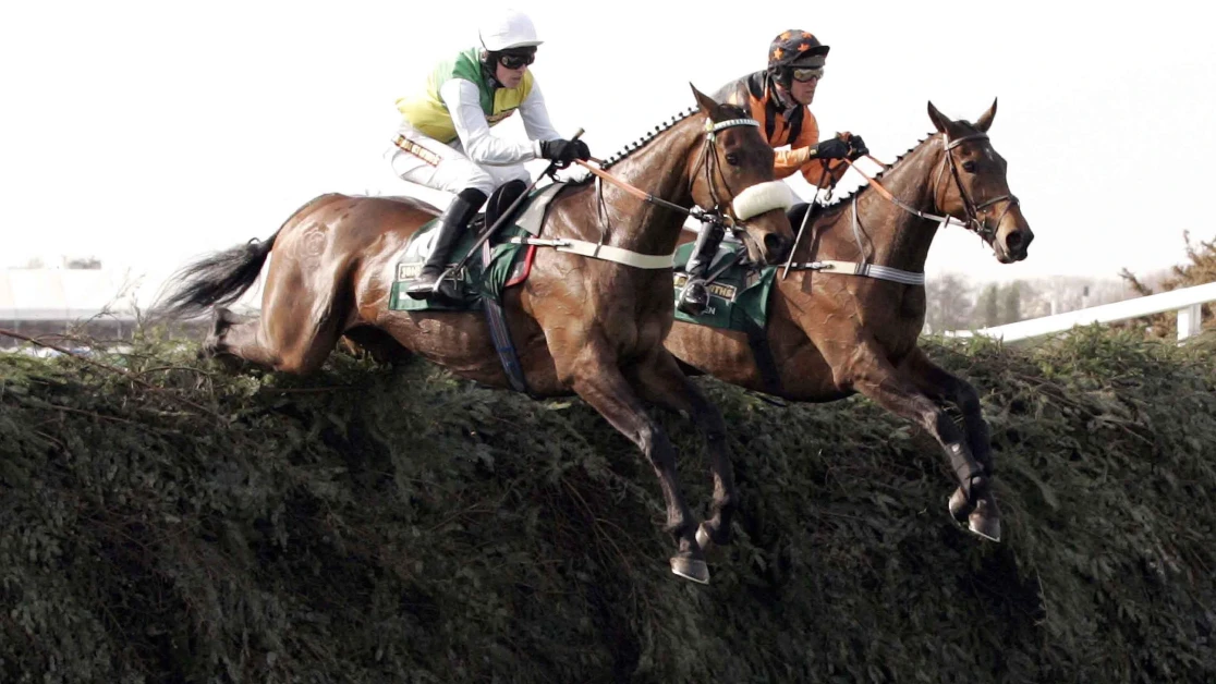 Foxhunters Chase Preview, Tips, Runners & Trends (Grand National Meeting) Foxhunters Chase Preview, Tips, Runners & Trends (Grand National Meeting)