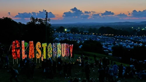 Glastonbury Pyramid Stage Headliner Betting Odds: Arctic Monkeys now have a 95% CHANCE of headlining next year's Glastonbury according to bookmakers odds!