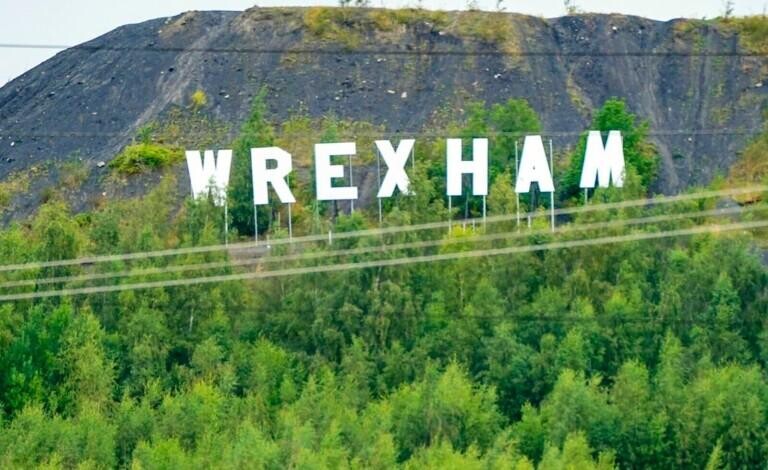Deadpool Betting Specials: Bookmakers give a 65% CHANCE that Ryan Reynolds' character wears a Wrexham shirt in Deadpool 3!