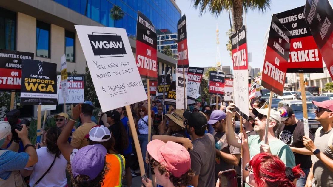 Which Hollywood Strike Will End First? Bookies go 4/9 that SAG will agree terms first for strike to end! Which Hollywood Strike Will End First? Bookies go 4/9 that SAG will agree terms first for strike to end!