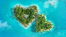 Love Island Betting Odds: Lochan Nowacki & Whitney Adebayo's odds shorten further to win the show with new bombshells entering the villa!