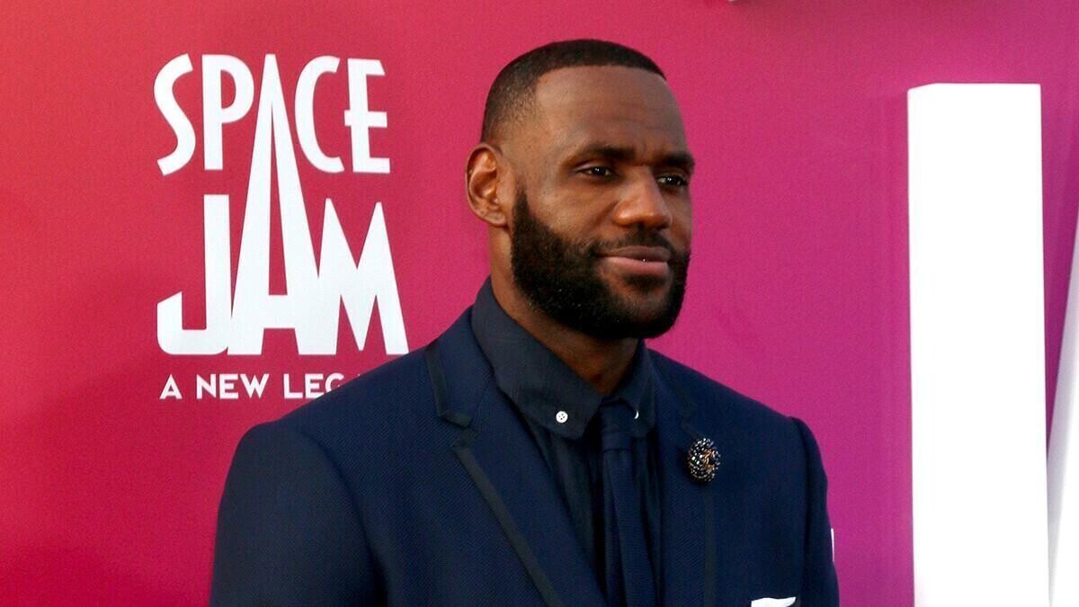 LOS ANGELES - JUL 12: LeBron James at the Space Jam: A New Legacy Premiere at the Microsoft Theater on July 12, 2021 in Los Angeles, CA