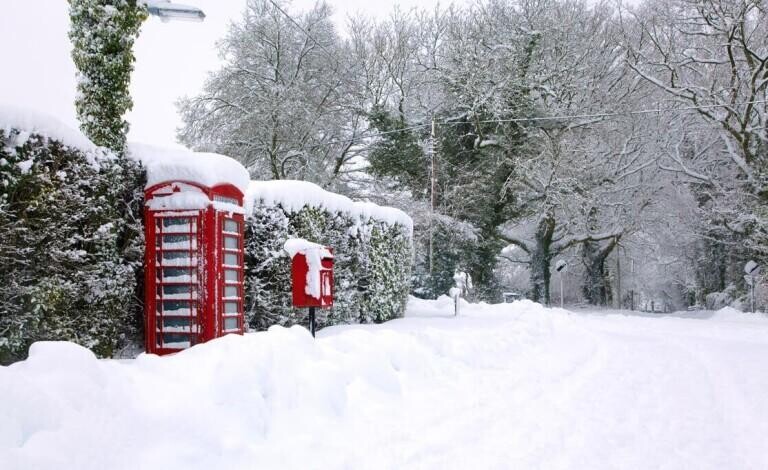 Will we see snow on Christmas Day? There's now a 55% CHANCE of a White Christmas according to bookmakers with 'major snowfall' expected for parts of UK this week!