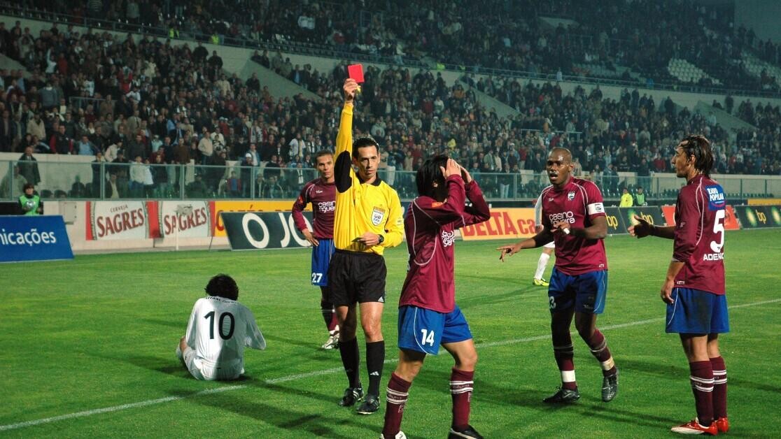 Betting on bookings; the card markets & the impact of the referee Betting on bookings; the card markets & the impact of the referee