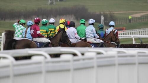 Oaksey Chase Preview, Tips, Runners & Trends (Jump Finale)