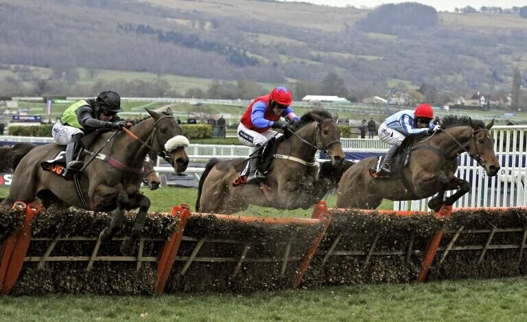 Liverpool Hurdle Preview, Tips, Runners & Trends (Grand National Meeting)