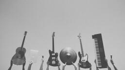 2022 Mercury Music Prize Winner Betting Odds: Wet Leg 7/2 to get off their Chaise Longue and win the big award!