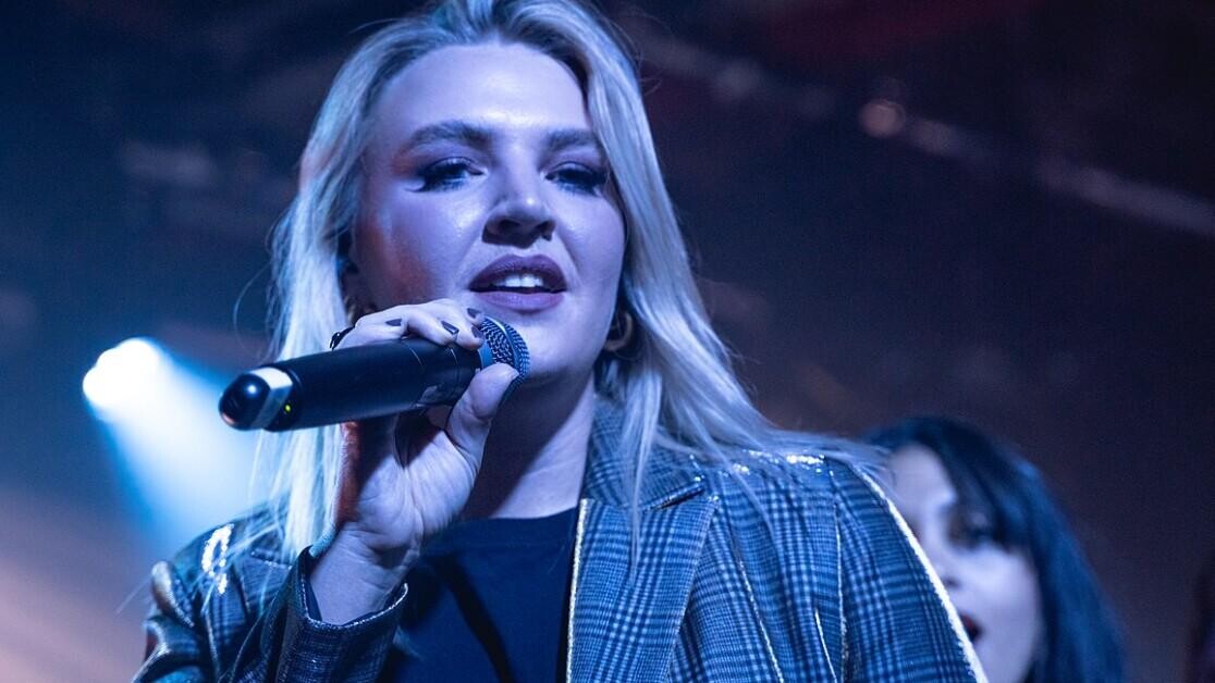 Mercury Prize Award Betting Odds: Self Esteem drifts to 5/2 with bookies to win this year's Mercury Prize after show was POSTPONED two weeks ago! Mercury Prize Award Betting Odds: Self Esteem drifts to 5/2 with bookies to win this year's Mercury Prize after show was POSTPONED two weeks ago!