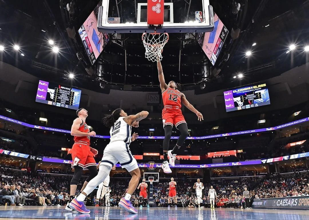 Pro leagues and sports betting partnerships exploded