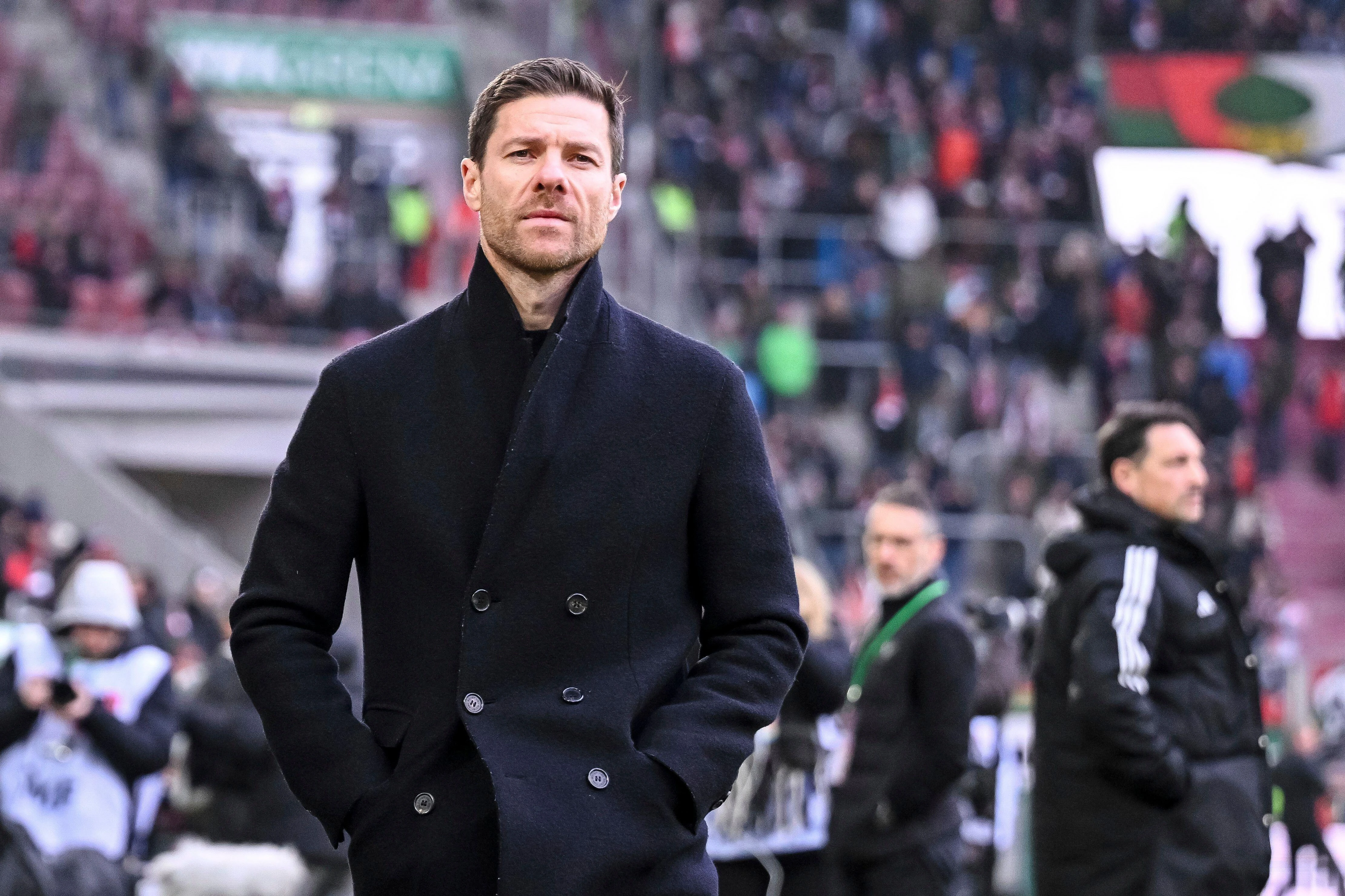 xabi alonso in management mode all in black