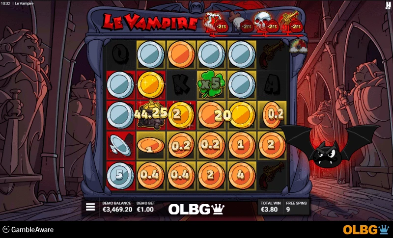 Le Vampire slot Love at First Bite free spins feature screenshot